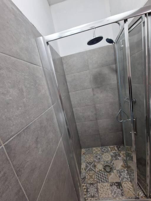 Ferienwohnung Obiteljski Stan Kastel Luksic Kaštela Exterior foto