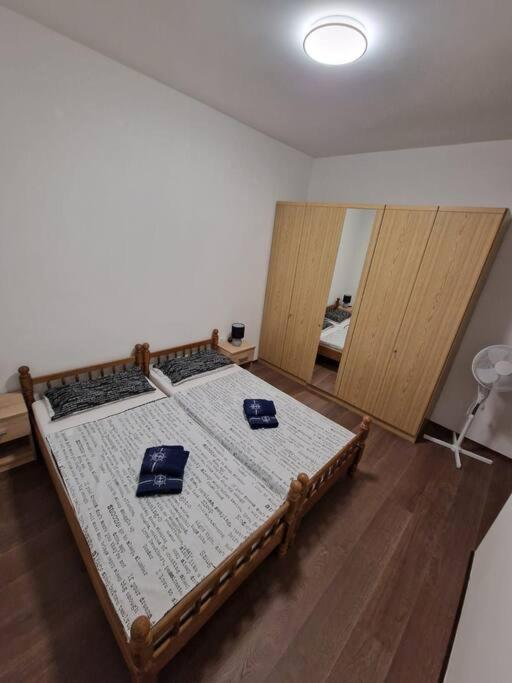 Ferienwohnung Obiteljski Stan Kastel Luksic Kaštela Exterior foto
