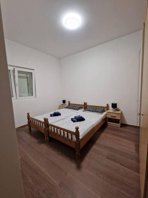 Ferienwohnung Obiteljski Stan Kastel Luksic Kaštela Exterior foto